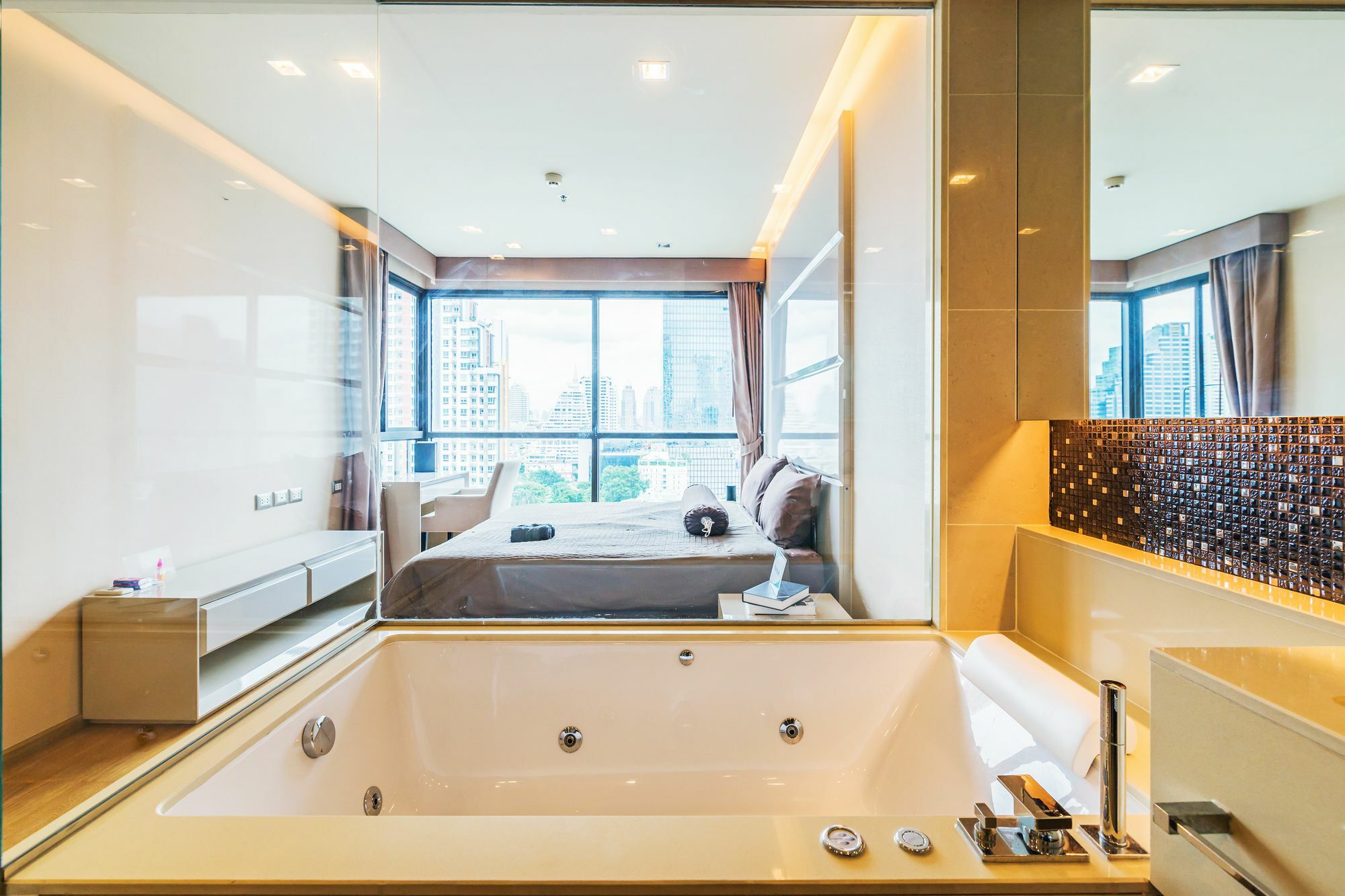 The Address Sathorn By Favstay Bangkok Ngoại thất bức ảnh